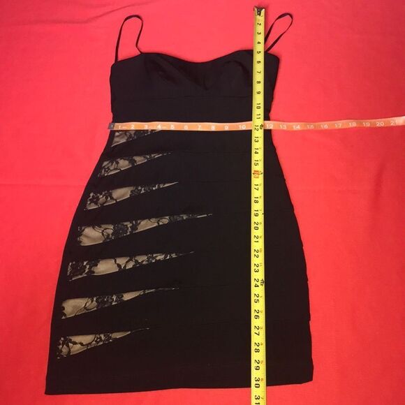 City triangles black dress - Picture 4 of 10